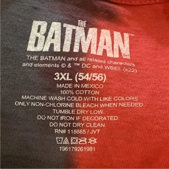 Men’s Batman Split Tie Dye Graphic T-Shirt Size Small NWT - Picture 6 of 6